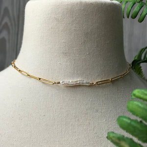 Luna Short Pearl Necklace